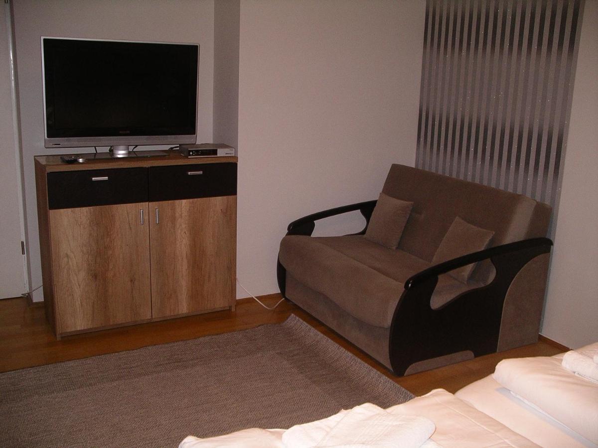 Centrum 2 Apartmanok Heviz Luaran gambar