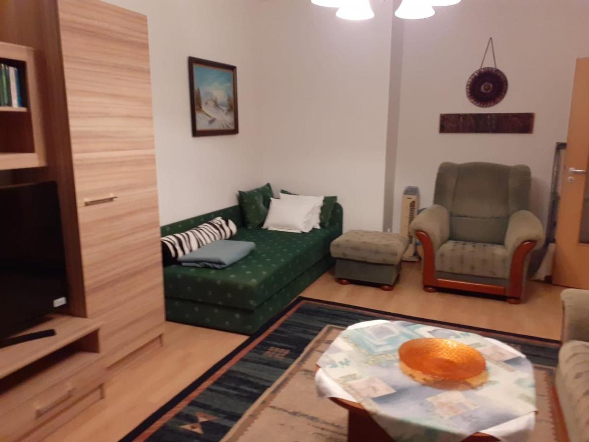Centrum 2 Apartmanok Heviz Luaran gambar