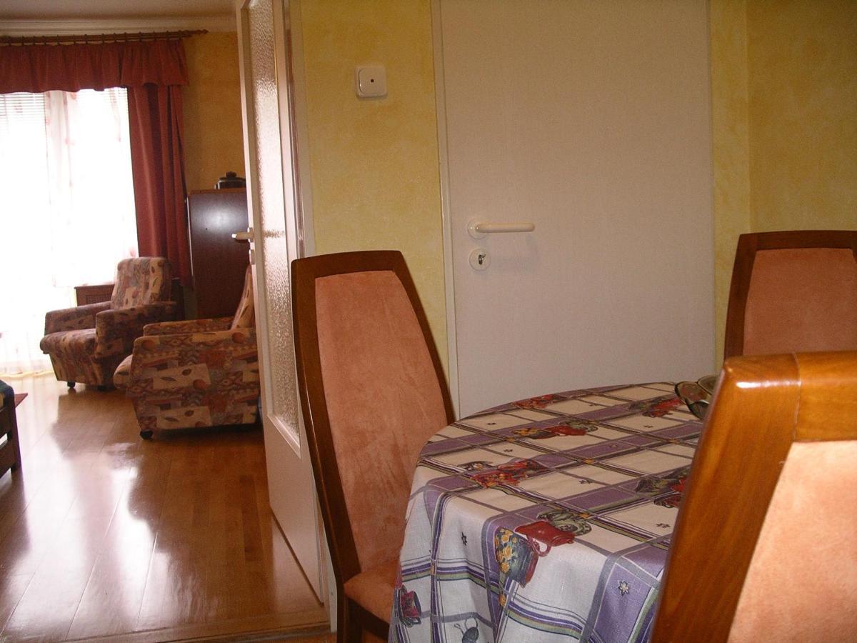 Centrum 2 Apartmanok Heviz Luaran gambar