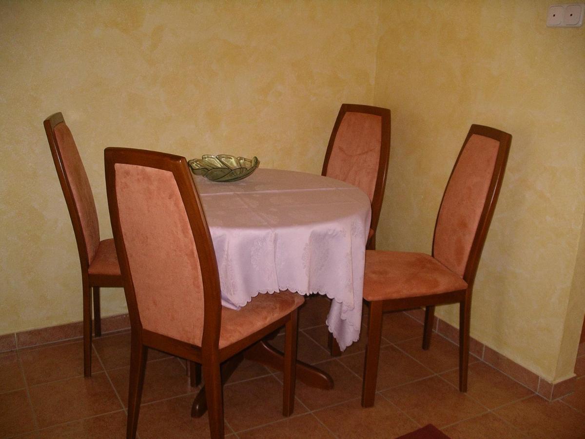Centrum 2 Apartmanok Heviz Luaran gambar