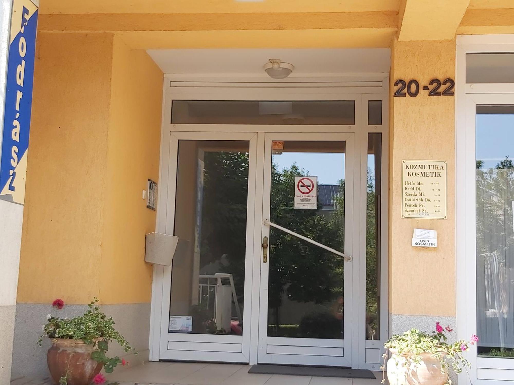Centrum 2 Apartmanok Heviz Luaran gambar
